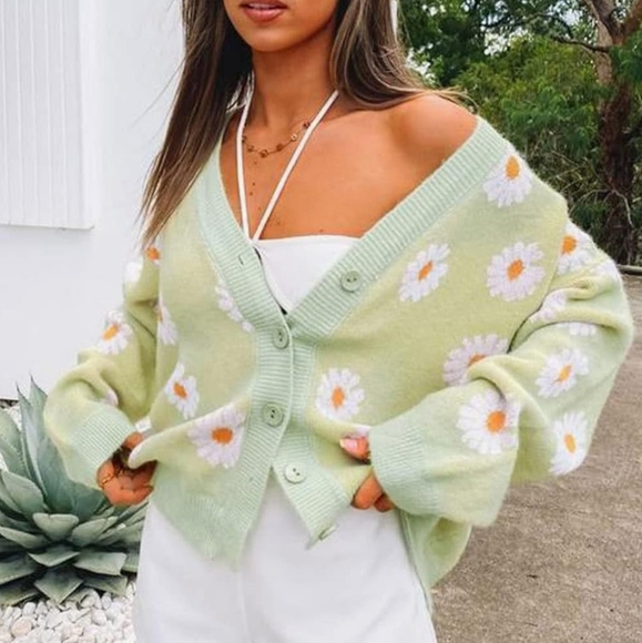 Amazon Women Y2K Daisy knit cardigan, in lime green. One size. - Picture 1 of 8